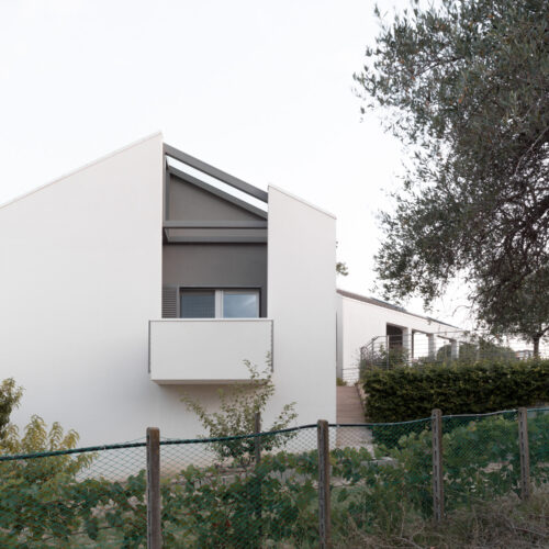 2 B0037482 casa unifamiliare che si integra tra giardino e l’orto